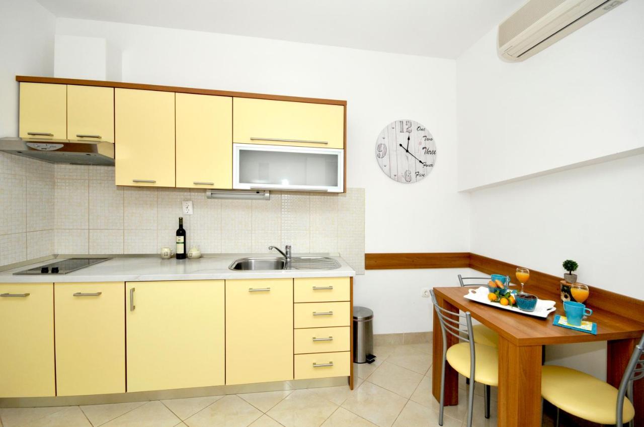 Apartments Penic Trogir Bagian luar foto