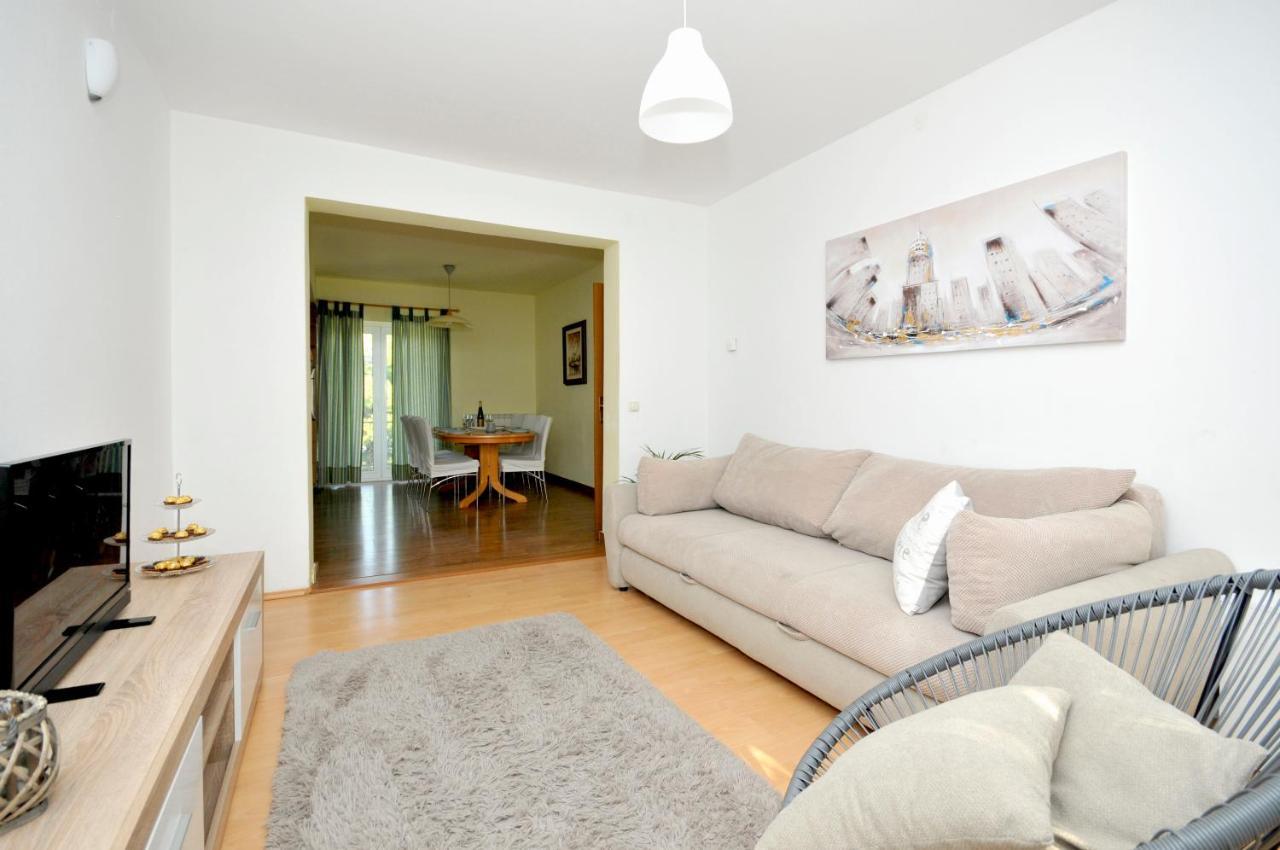 Apartments Penic Trogir Bagian luar foto