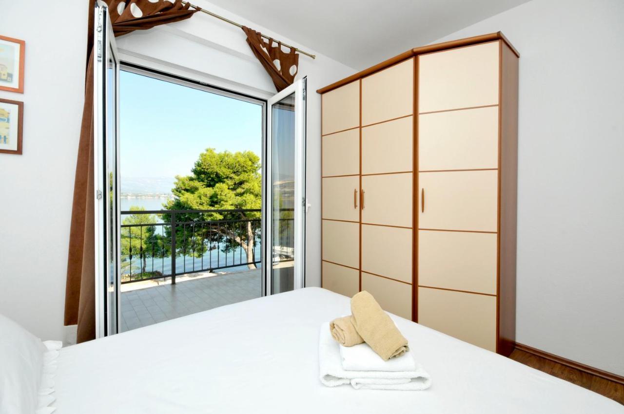 Apartments Penic Trogir Bagian luar foto