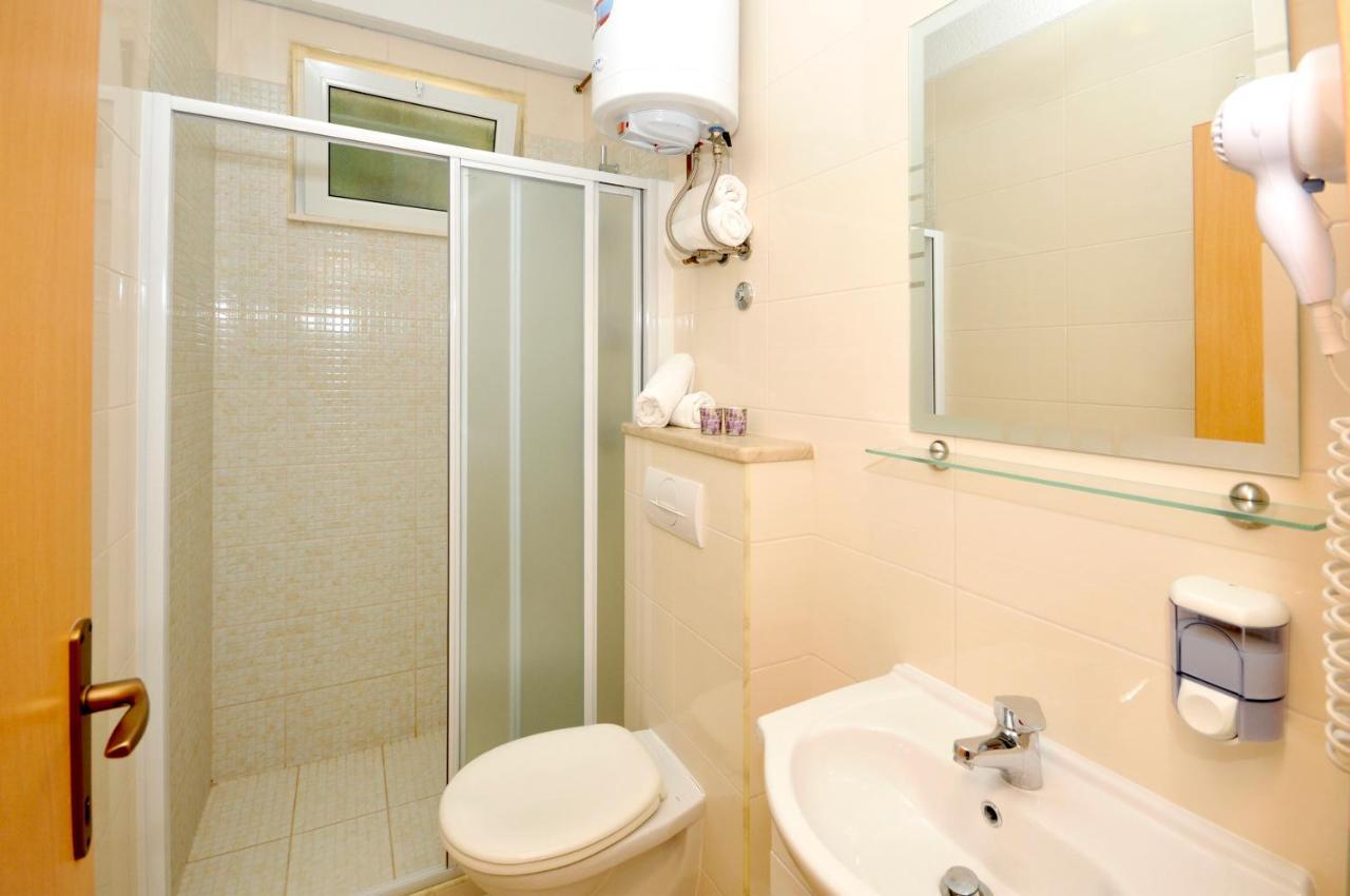 Apartments Penic Trogir Bagian luar foto
